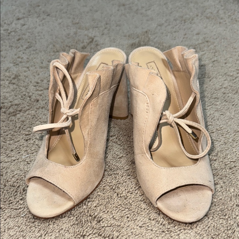 Antonio Melani Elegant Beige Suede Women's Open-Toe Heels - size 6.5